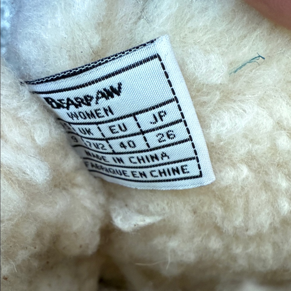 BearPaw Brown Winter Boots with Cozy Sherpa Lining size 9 - Picture 2 of 4